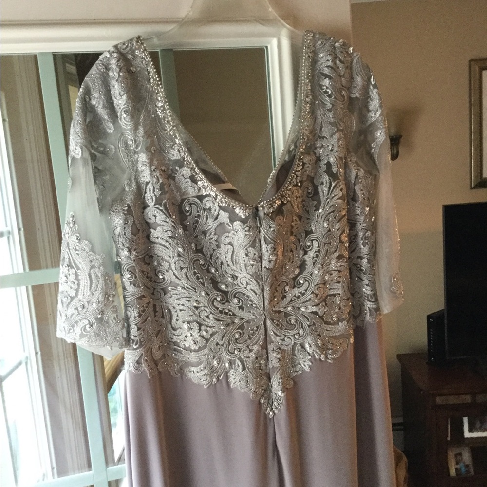 Formal Evening Dress - Picture 6 of 6